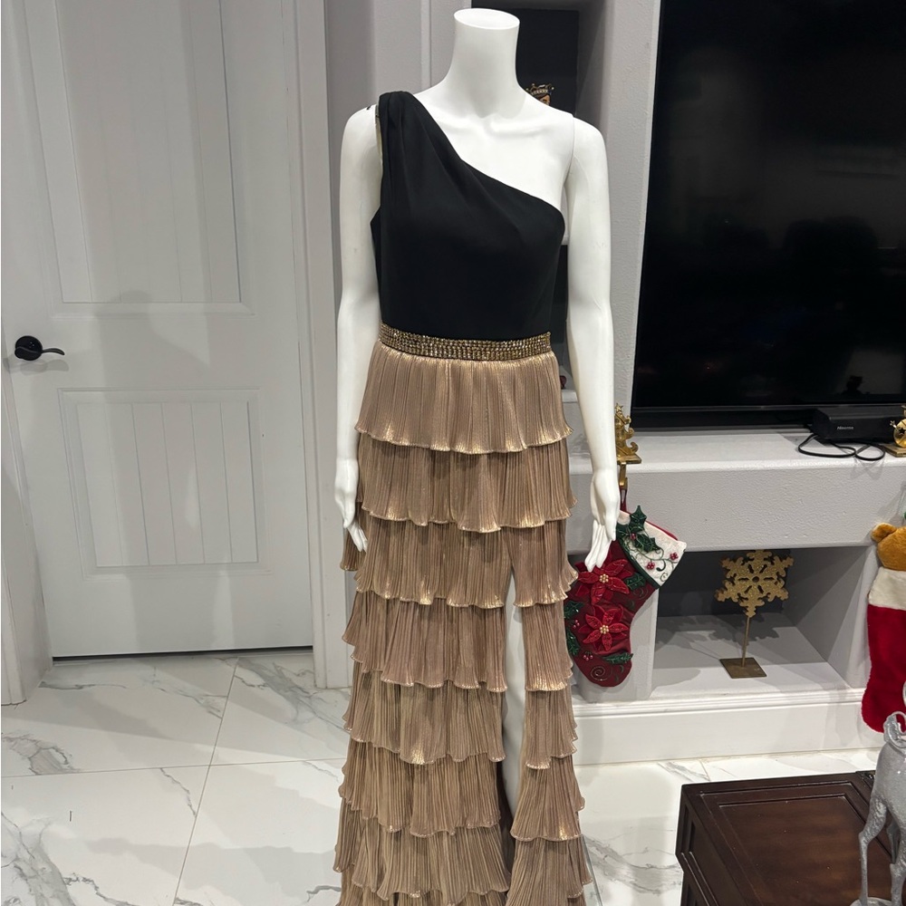 Mac Duggal Black and Gold Asymmetrical Skirt - Picture 2 of 5
